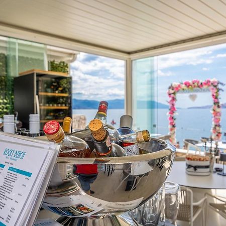 Rocky Beach Rooms โนวีวีโนดอลสกี ภายนอก รูปภาพ
