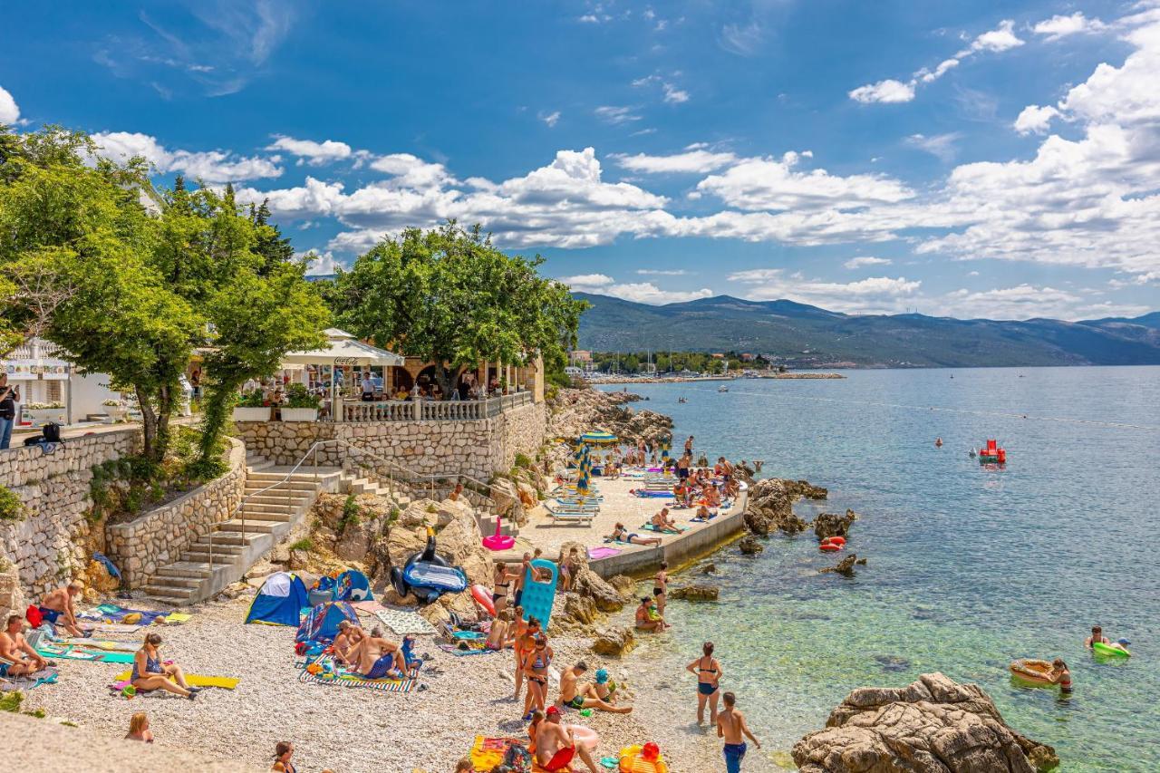 Rocky Beach Rooms โนวีวีโนดอลสกี ภายนอก รูปภาพ
