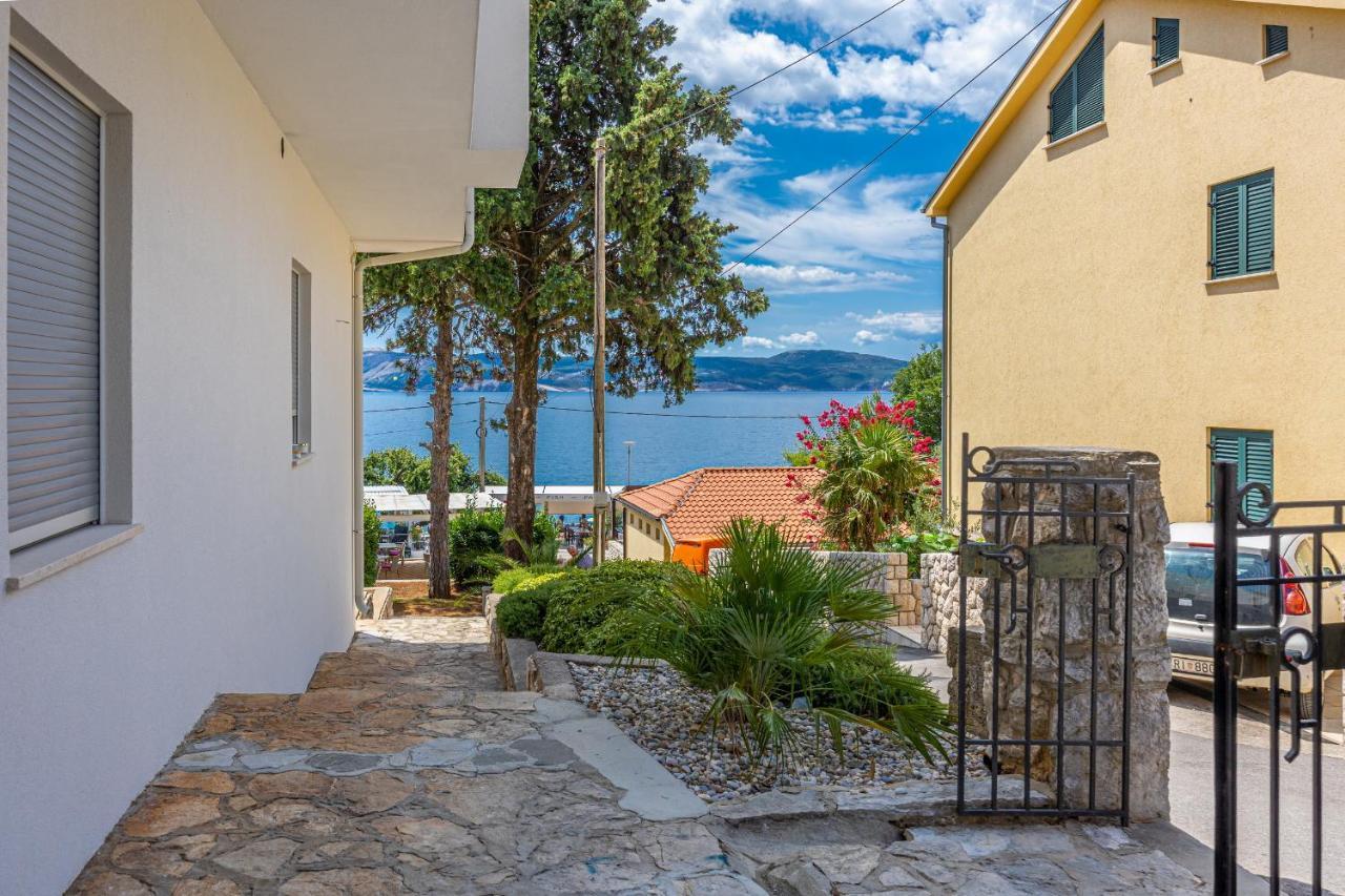 Rocky Beach Rooms โนวีวีโนดอลสกี ภายนอก รูปภาพ