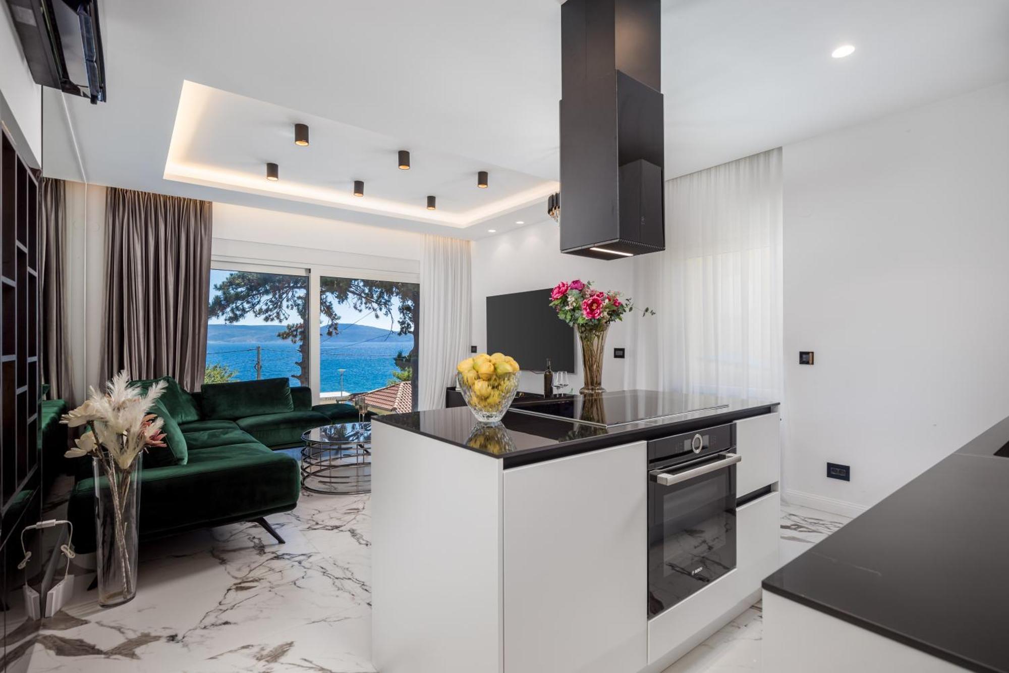 Rocky Beach Rooms โนวีวีโนดอลสกี ภายนอก รูปภาพ
