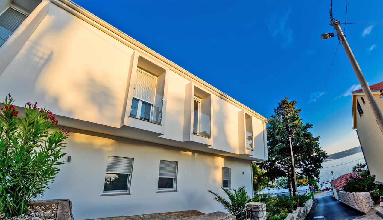 Rocky Beach Rooms โนวีวีโนดอลสกี ภายนอก รูปภาพ