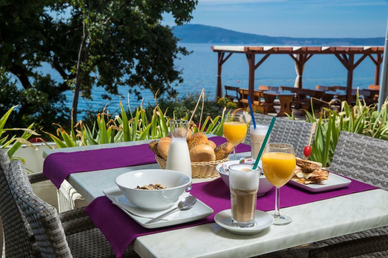 Rocky Beach Rooms โนวีวีโนดอลสกี ภายนอก รูปภาพ