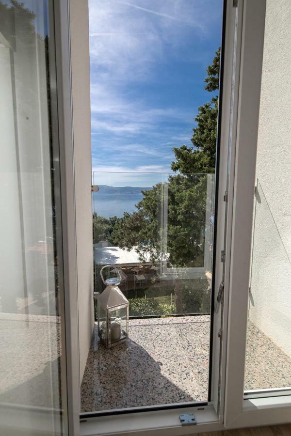 Rocky Beach Rooms โนวีวีโนดอลสกี ภายนอก รูปภาพ